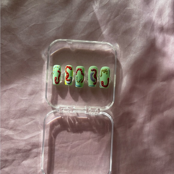 Colorful Abstract Nail Art Set - Picture 4 of 4